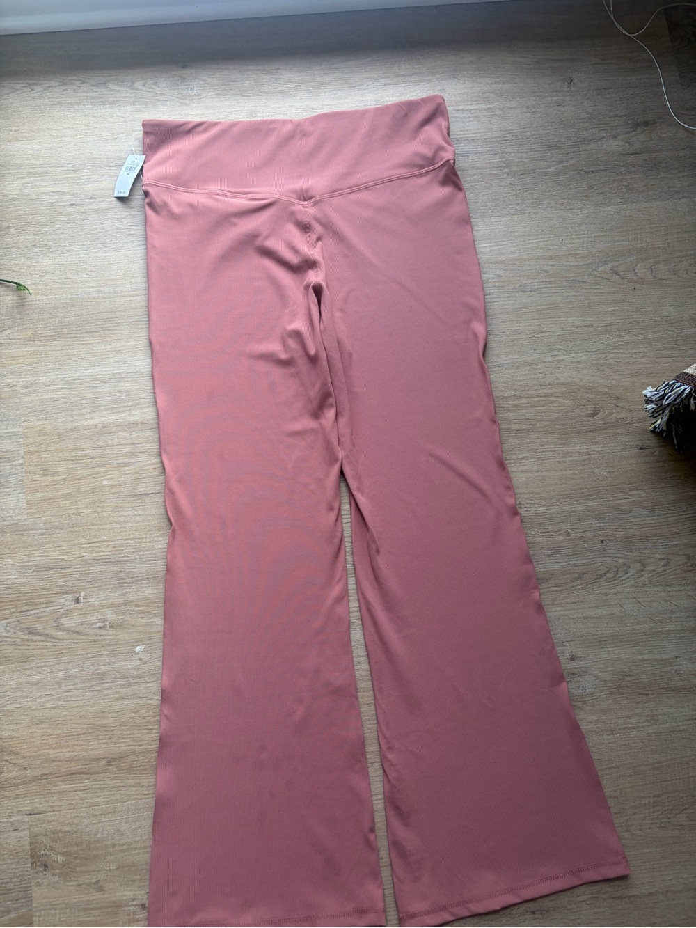 NWT GapFit Studio Rib Sky High Flare Leggings | Mauve Pink | XL
